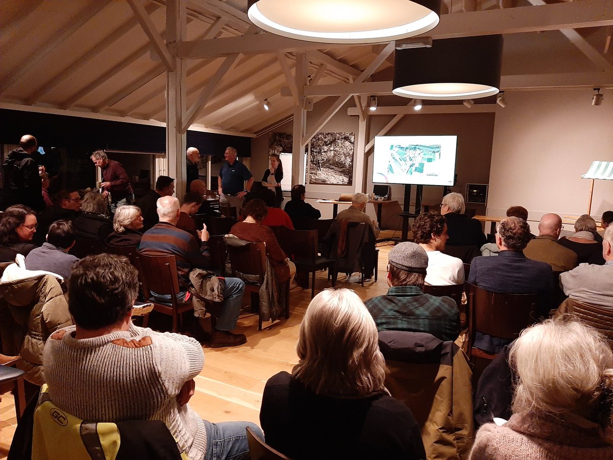 EricWijnacker's tweet photo. Volle bak nu bij @laplace #enspijk  bij avond over energiewinning uit #linge. #aquathermie https://t.co/oB57nuLrlD