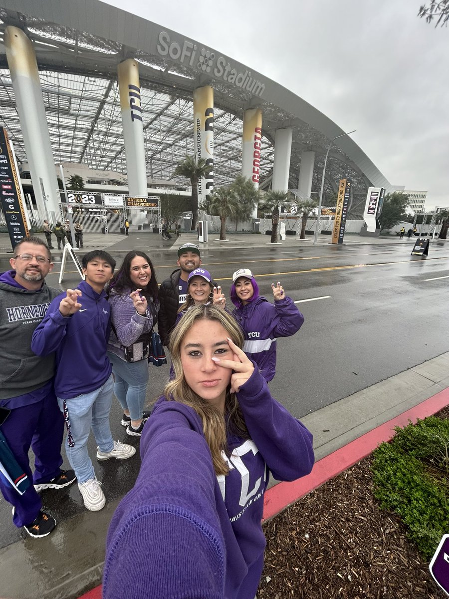 KOczkowski44's tweet photo. #CFBPlayoff #champtailgate #KO44
Go Frogs! https://t.co/fVPhYdgTw3