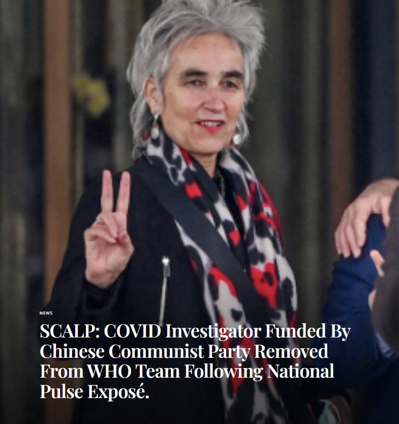 Habundia's tweet image. Dat is met al die #handsigns 
Ze zijn zo "ingeburgerd" dat ze niet opvallen....maar typisch is wel dat juist DIE foto gekozen of geschoten wordt... geposeerd en gestaged....het zijn vast niet de enige foto's die ze maakten. En toch eindigen deze in het openbaar.