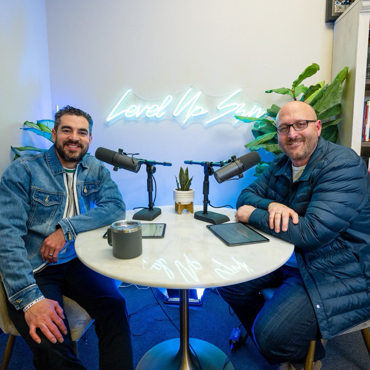 HeidenRatner's tweet photo. Back in the lab 🎙️ with Pastor Mike Bussey taking about how to have a more effective year with your Bible reading 📖🔥 Check out this episode wherever you stream podcast content. “Heiden Ratner Level Up Leadership Podcast” #HRleveluppodcast #levelupintheWord #Deepen23 #letsgo https://t.co/drtHCdNChI