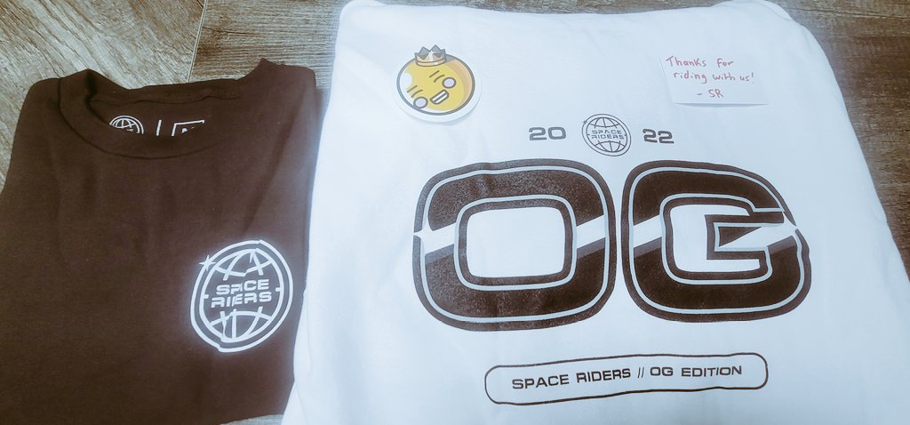 TerranOnX's tweet photo. The @SpaceRiders_NFT merch was worth the wait. This is going to be my daily go-to hoodie! Can't wait to see what comes next from @8888Studios! https://t.co/kI97zgXBgK