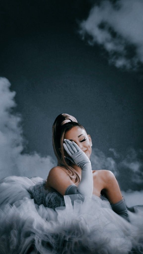 #GeceyeNotum

Ve ben
senin sesinden
günaydınlarla uyanmak isterdim. . .

. . .

Cemal Süreya

#Geceye
#iyigeceler
#Aşkile