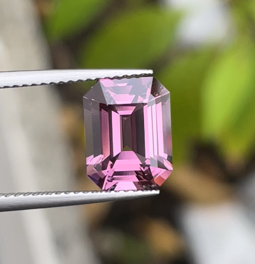 Natural and interesting purplish pink spinel from Burma 

Weight 3.91 carats 
Loupe clean 
From Burma 

#spinel #burmaspinel #pinkspinel #purplespinel #spineljewelry #gemstone #gandharagems