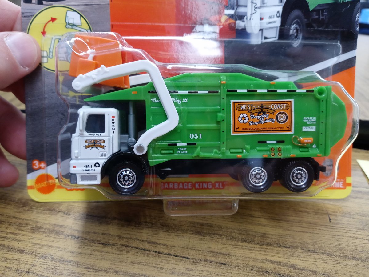 fepacommish's tweet photo. New #Matchbox #WorkingRigs including a #NationalParks #excavator. https://t.co/8DZb0tAD7S