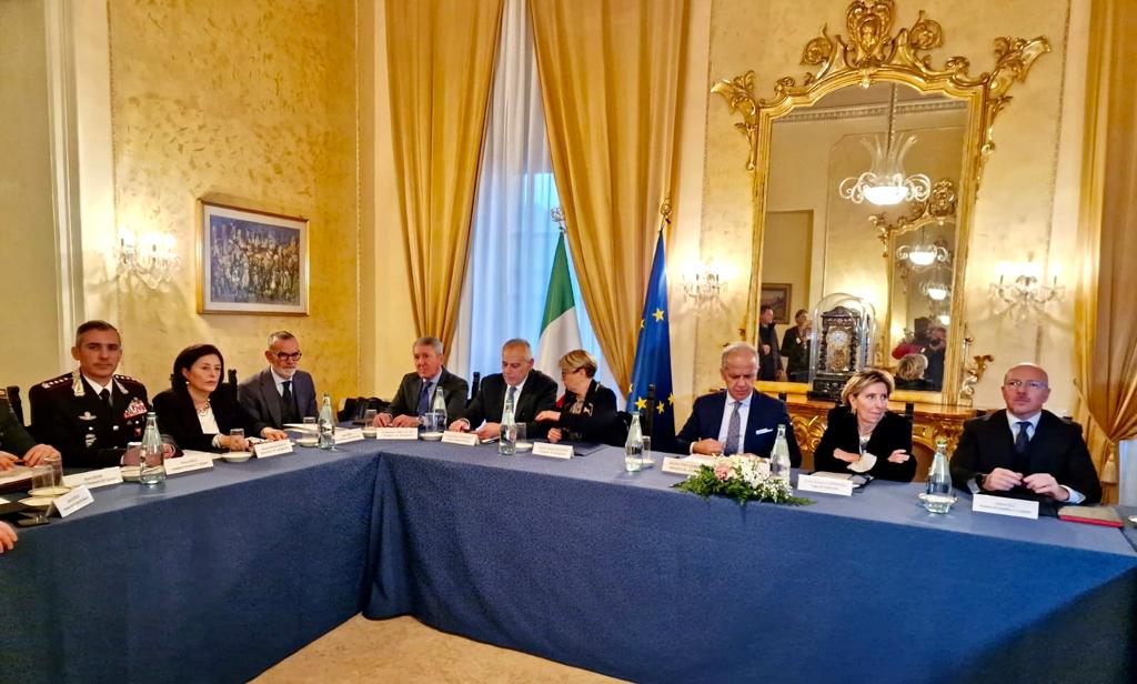 #Agrigento #Piantedosi al comitato ordine e #sicurezza: Lampedusa, prima porta d'Europa, sta dimostrando grande umanità di fronte alla forte pressione migratoria. All’attenzione del Governo ulteriori misure a favore dell’amministrazione e della comunità lampedusana. 
#9gennaio
