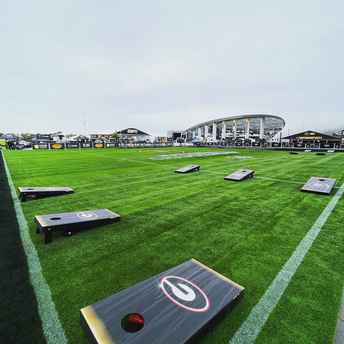 etzelagency's tweet photo. As soon as you enter through the gates, you are welcomed by sponsor activations with fun activities and giveaways. There are tailgate games like corn hole and washers to get everyone in a competitive spirit. If you're feeling hungry, there are concession areas as well! https://t.co/S7b9vRN9hF
