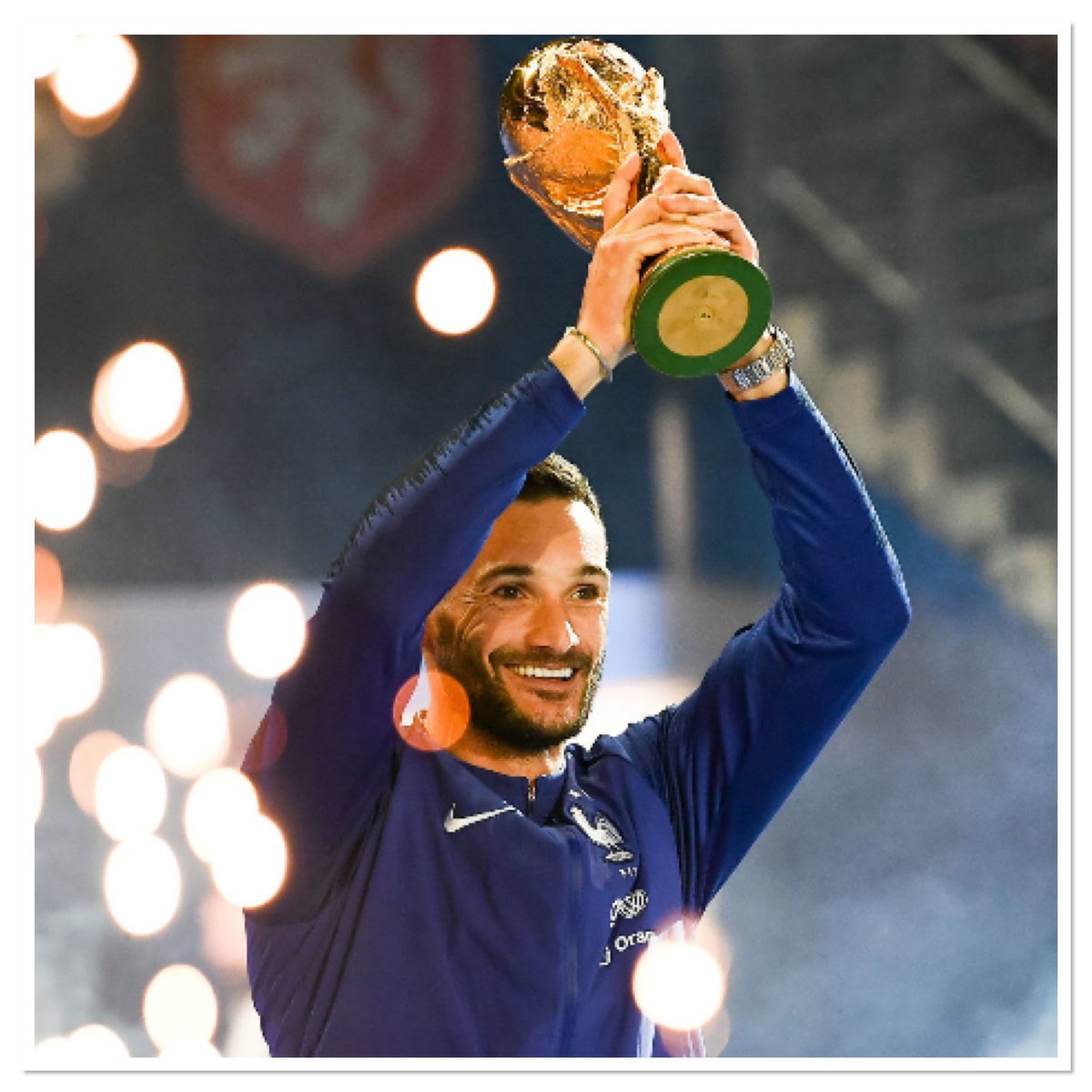 LastWordOnSpurs's tweet photo. 🚨🚨 𝗕𝗥𝗘𝗔𝗞𝗜𝗡𝗚 | Tottenham Hotspur goalkeeper Hugo Lloris has announced his international retirement.

🇫🇷France captain Lloris lifted the World Cup four years ago, suffered heartbreak against Argentina

👨🏻‍💻[@Tanziloic x @LEquipe]

#THFC | #COYS | #FRA | #FRANCE https://t.co/8usFmhDd94