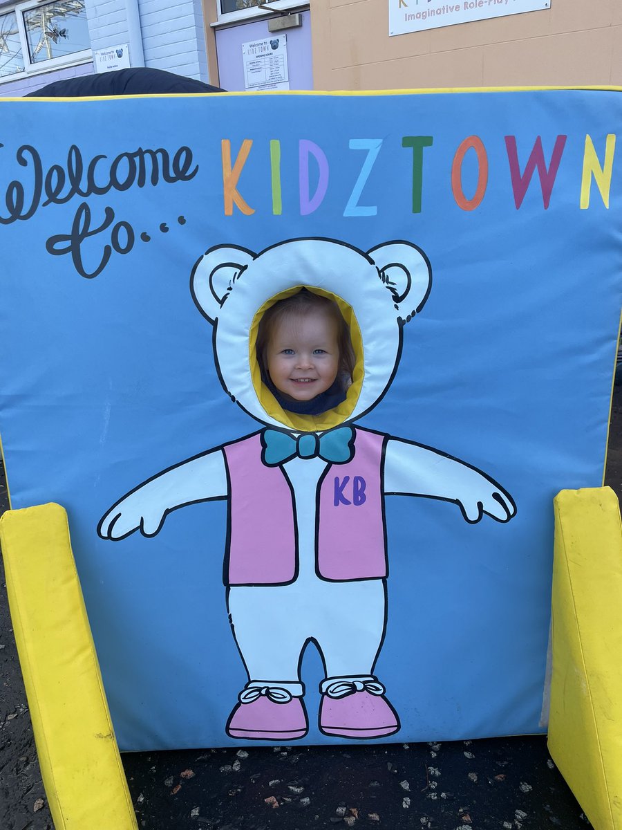 JacMcC7's tweet photo. @CamelonELCC this girly had the best time celebrating her 2nd birthday ⭐️💕 https://t.co/mIXjCE7ggl