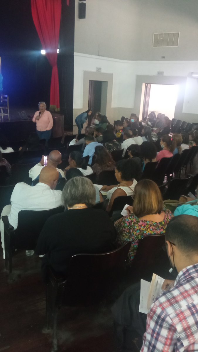 Edu_Caracas's tweet photo. #EnDesarrollo Directorio ampliado con el equipo educativo de #Caracas CDE de cada parroquia y Zona Educativa 100% comprometido con el derecho a la educación y la construcción de la educación del futuro. #RegresamosALaEscuela2023 
@_LaAvanzadora @MPPEDUCACION @NicolasMaduro https://t.co/F6egfhjlbX