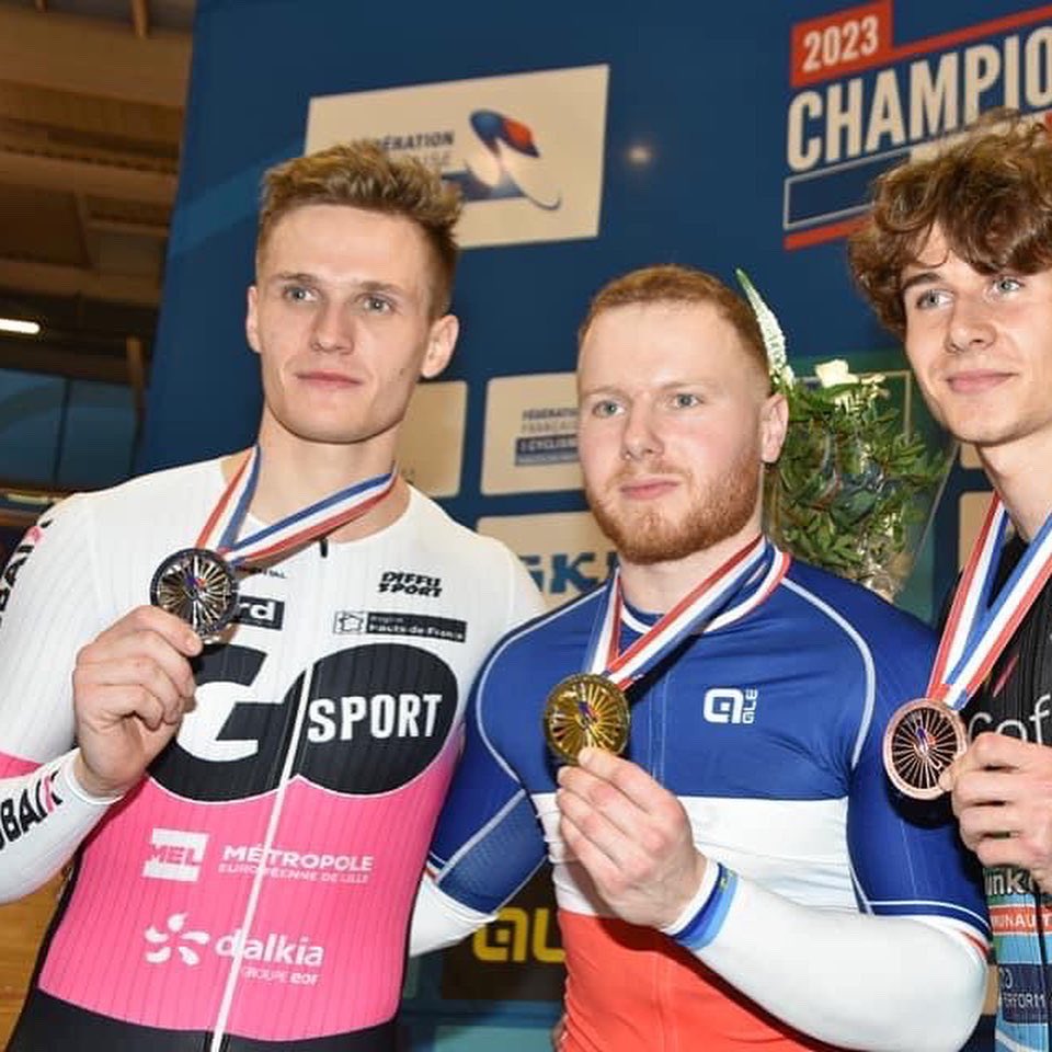 Tom Derache (@dderache) on Twitter photo MERCI À TOUS 🤩🥈🥈🥉
Vivre ces moments là, à la maison, avec l’équipe @gosportroubaix c’était magique !
Merci à vous public d’avoir répondu présent ! Des moments inoubliables !
<a href="/hautsdefrance/">Région Hauts-de-France</a> @MEL_Lille <a href="/roubaix/">Ville de Roubaix</a> <a href="/departement59/">Département du Nord</a> <a href="/Stabvelodrome/">Stab Vélodrome Roubaix Hauts-de-France</a> <a href="/FFCyclisme/">FFC</a> MERCI À TOUS 🤩🥈🥈🥉
Vivre ces moments là, à la maison, avec l’équipe @gosportroubaix c’était magique !
Merci à vous public d’avoir répondu présent ! Des moments inoubliables !
<a href="/hautsdefrance/">Région Hauts-de-France</a> @MEL_Lille <a href="/roubaix/">Ville de Roubaix</a> <a href="/departement59/">Département du Nord</a> <a href="/Stabvelodrome/">Stab Vélodrome Roubaix Hauts-de-France</a> <a href="/FFCyclisme/">FFC</a>
