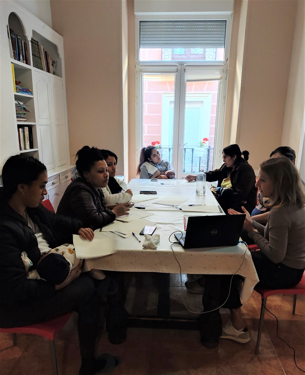 CaritasMadrid's tweet image. Economía #doméstica para las #madres en situación #vulnerable del #Hogar #Santa #Bárbara. Se les ha dado nociones para que se desenvuelvan de forma #autónoma y hagan una gestión #responsable y #sostenible de sus recursos económicos.
caritasmadrid.org/actualidad/tal…