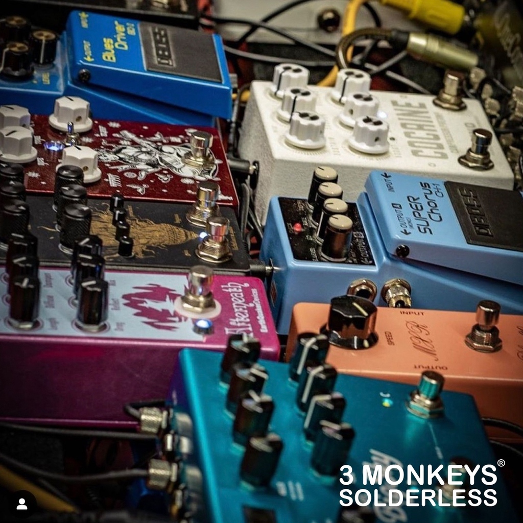 #REPOST @kolosstrum⁠
Board of Doom #doom #stoner #drone #shoegaze #blackgaze⁠
------------------------------⁠
#3monkeysamps #pedalboardsetups #geartalk #gottone #pedals #cleancabling #pedalsandeffects #solderless #gearybusey #tonefordays #gearporn #g… instagr.am/p/CnNCecCD9mn/