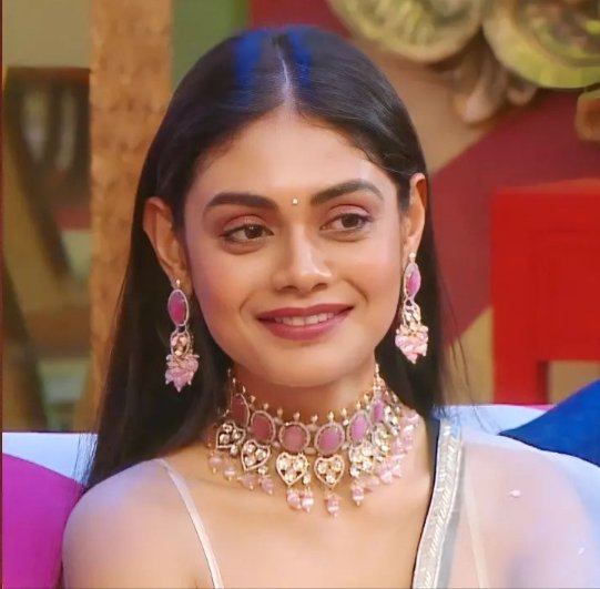 TeamSreejita's tweet photo. Sreejita is trending on Twitter, plz all of you keep voting for her .

VOTE FOR SREEJITA 

#SreejitaDe #BB16 #BiggBoss15 #SreeFam https://t.co/SxC4yHigNO