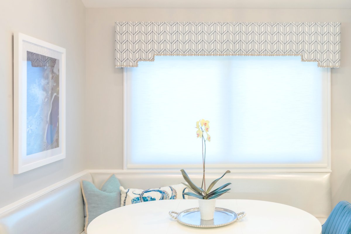 We love how our white roller shades perfectly incorporate into this calming space, letting the blue elements from the accent pillows and chairs truly pop.

Learn more about our roller shades here: bit.ly/3YXqcOq