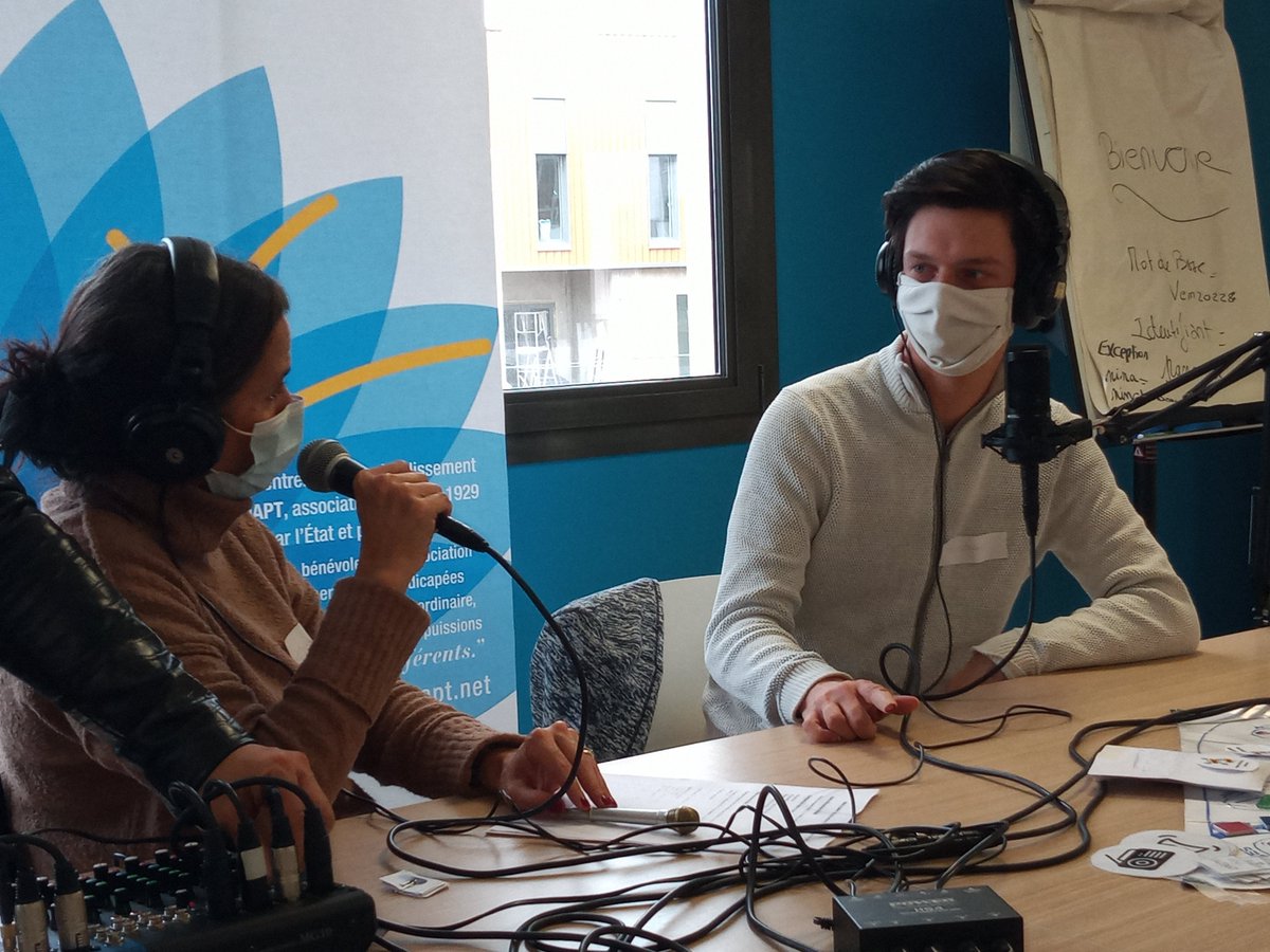 Cette fois-ci, nous avons réalisé un atelier webradio avec des personnes en situation de handicap de l'association LADAPT. Avec elles, nous avons créé Radio LADAPT, le début d’un projet à long terme.
#webradiolyon