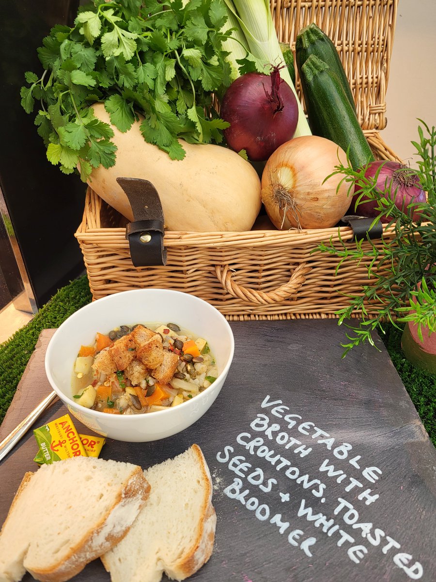 ktstanding's tweet image. Great start to the term hearty vegetable broth, creamy chicken curry, tasty salads and chocolate pots 
@FrenshamHeights
@ashep64 
@NSkevington75