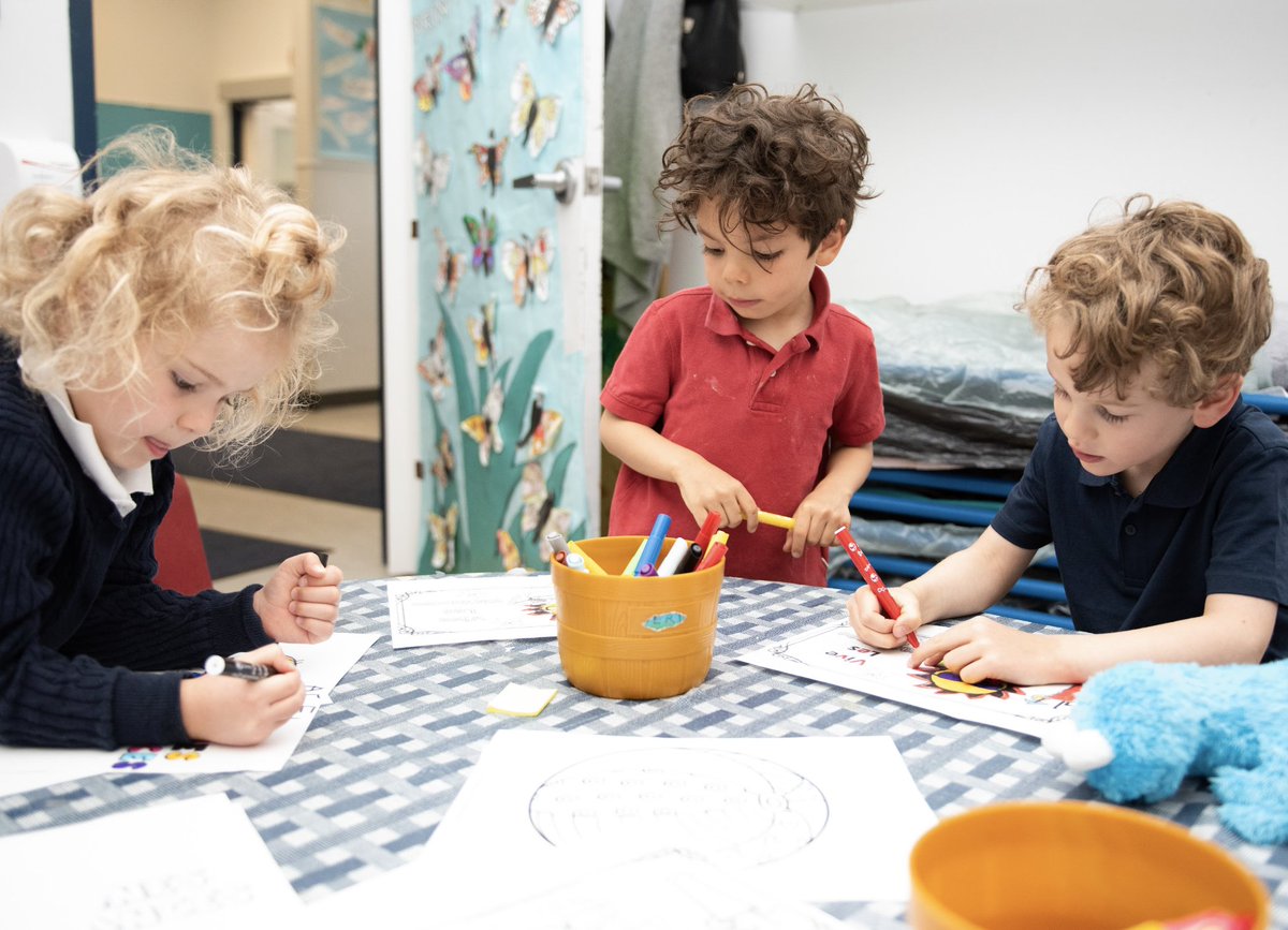 LyceeCalgary's tweet image. Have you been discussing if your little one is ready for full-day French preschool or kindergarten? There are spots available at Lycée Calgary for September 2023! 🇫🇷  🇨🇦 

Attend an upcoming virtual Open House to learn more. Registration required -&amp;gt; lycee.ca/visit