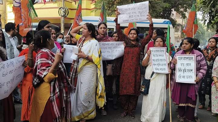 PallabBasak14's tweet image. মহিলা মুখ্যমন্ত্রীর রাজ্যে  #EMBypass এর ধারে একটি বেসরকারি হসপিটালে এক মহিলা রুগীর শ্লীলতাহানি করা হয়েছে। 
এই জঘন্য অপরাধের বিরুদ্ধে আজ ফুলবাগান থানায়, উত্তর কলকাতা জেলার মহিলা মোর্চার নেতৃত্বে #deputation  জমা দেয়া হয়
@BJP4Bengal
@bjp4northk
@bjp_baisakhi 
@Purnima23264692