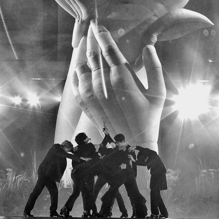 17gyuplace's tweet photo. почему "black swan" bts является шедевром нашего  человечества.
ТРЕД. https://t.co/nAoEr6voaR