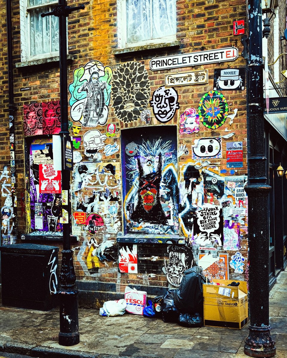 TheOmzProject's tweet photo. “Sensurround sound in a two-inch wall…”

@street.classics​​​​​​​​
@street.finder​​​​​​​​
#streethunters​​​​​​​​
#monstermoods​​​​​​​​
#shotoniphone​​​​​​​​
@streetphotographersfdn https://t.co/TiULn8ReWW