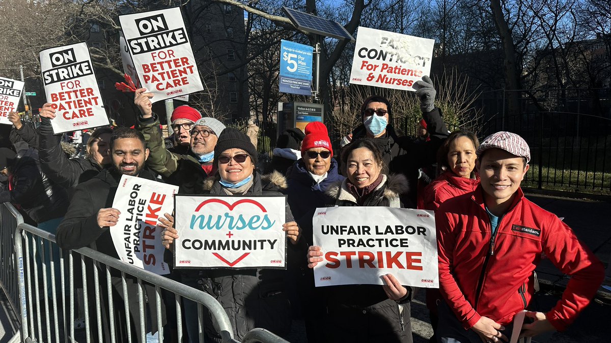 #solidarity with #thenurses striking for a contract outside @MtSinaiHospital there are 500 vacant jobs. “We’re fighting for the ratio”’one ICU nurse told me