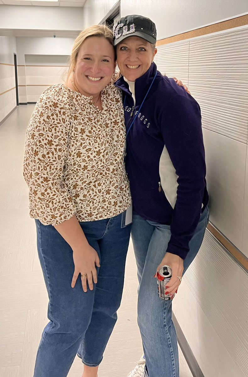 Connecting with my BFE bestie in 2023 is good for the soul…not to mention, she is kind of a BIG DEAL! I love you teacher of the year…<a href="/MsKauitzsch/">Lindsey Kauitzsch</a>… <a href="/JasonMyatt3/">Jason Myatt</a> <a href="/SaDye21/">Sarah Dye</a> <a href="/LDHirsh/">Leslie H Ceballos</a> 
#bfebobcats
#winterwellness