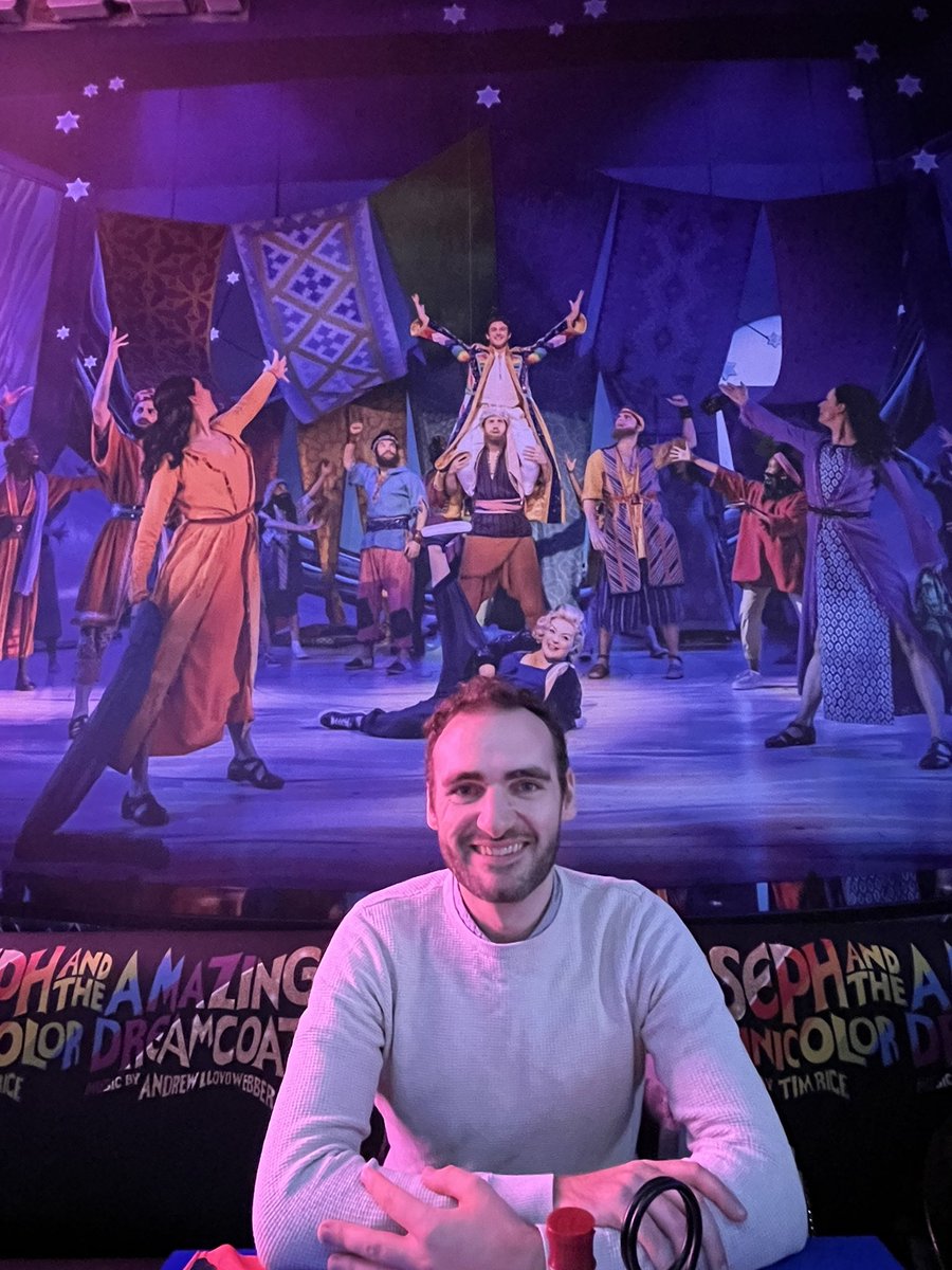 HelenxMarie's tweet photo. I think we had a great time at @thetheatrecafe!!! 🤣🎤🎶🎭🍹 #london #theatrecafediner #musicals #thewestend https://t.co/nKXdTunYGC