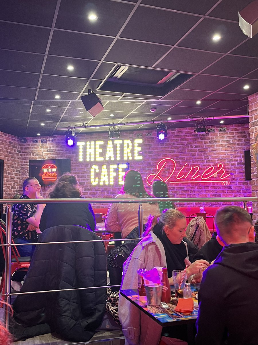 HelenxMarie's tweet photo. I think we had a great time at @thetheatrecafe!!! 🤣🎤🎶🎭🍹 #london #theatrecafediner #musicals #thewestend https://t.co/nKXdTunYGC