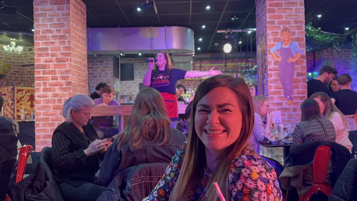 HelenxMarie's tweet photo. I think we had a great time at @thetheatrecafe!!! 🤣🎤🎶🎭🍹 #london #theatrecafediner #musicals #thewestend https://t.co/nKXdTunYGC