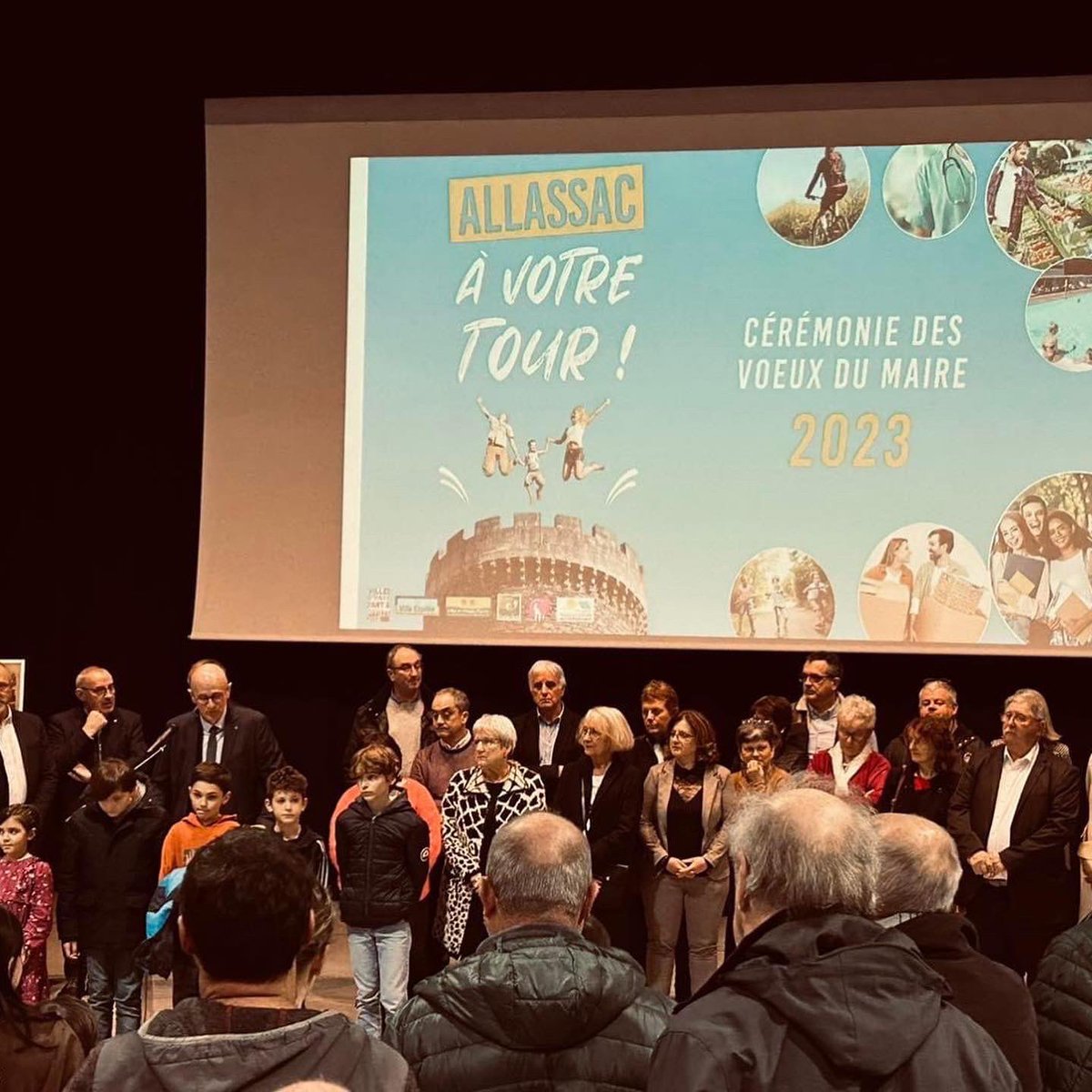DuboisFrancis19's tweet photo. ✨ #Cérémonie des vœux du Maire d’#Allassac Jean-Louis #Lascaux et de son conseil municipal à la #population, aux côtés des Conseillers départementaux @BuissonPatricia et Didier #Marsaleix ainsi que le représentant de l’Agglo de Brive🤝
#AuxcôtésdesCorréziens https://t.co/OntdBxryFe