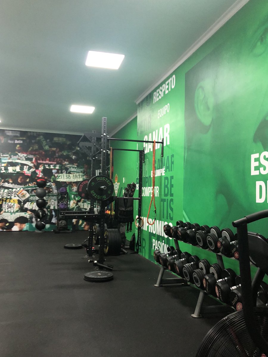Alemaurente05's tweet photo. Día 1 de prácticas en @RBetisCantera, a disfrutar del camino! ⚽️🏋️‍♀️🏃 https://t.co/wMwwZoltmK