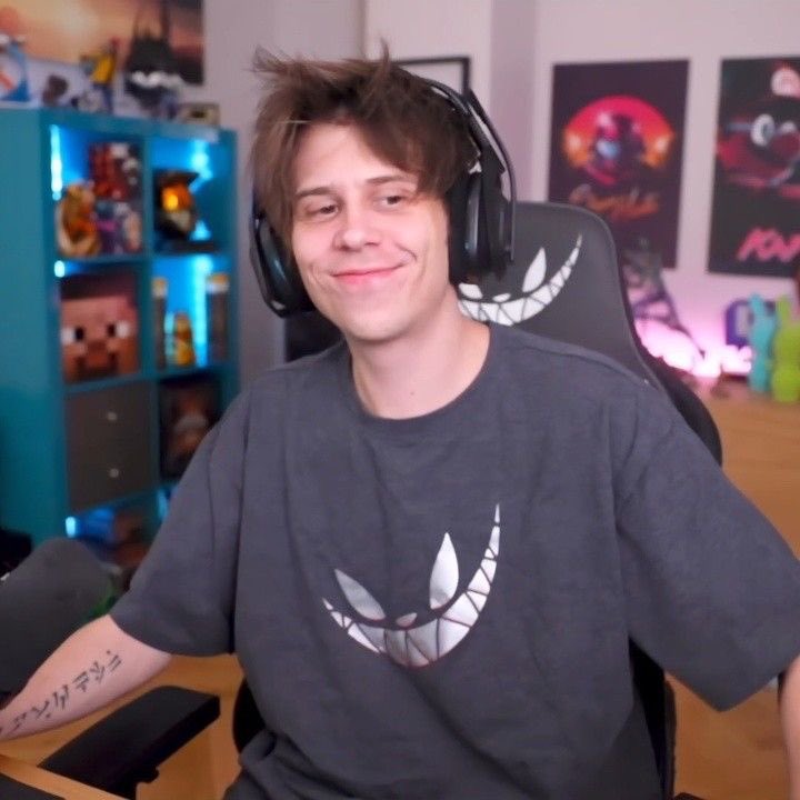 safeplacerubius's tweet photo. — PROYECTO DE CUMPLEAÑOS PARA RUBIUS 💌 !!

para este proyecto haremos un mapa comunitario, en este mapa estarán ubicados alrededor del mundo para que rubius pueda ver de donde es la gente que lo sigue y los mensajitos que le manden https://t.co/0EX10k1a2s