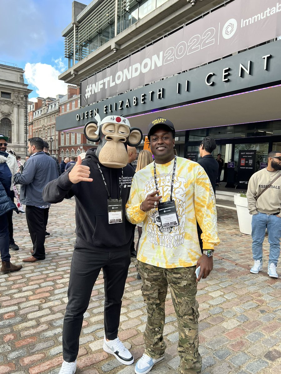 I worked hard to cut cost of the new process and the price of the new collection of commissioned masks is 1300$ (+-1eth). My goal is to participate to blockchain mass adoption.
If you want a mask it's very simple 1. Retweet 2. DM me. 
Processing time:+-2 month.  
Limited edition.