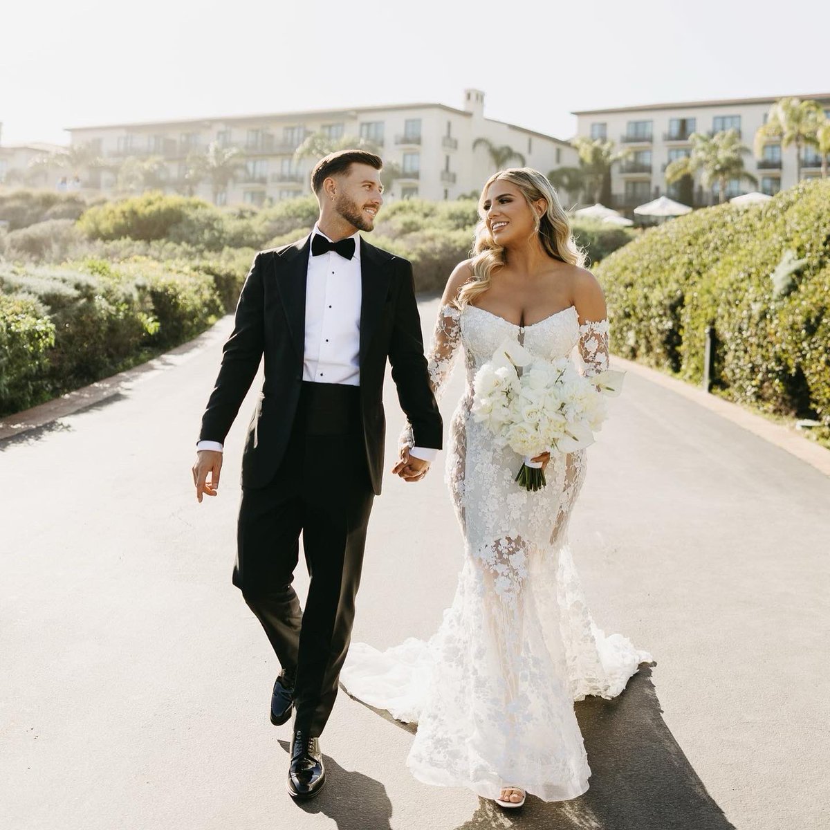 PaulArriola's tweet photo. Mr. &amp; Mrs. Arriola 🤍 1.06.23 https://t.co/nBDyfa7KMF