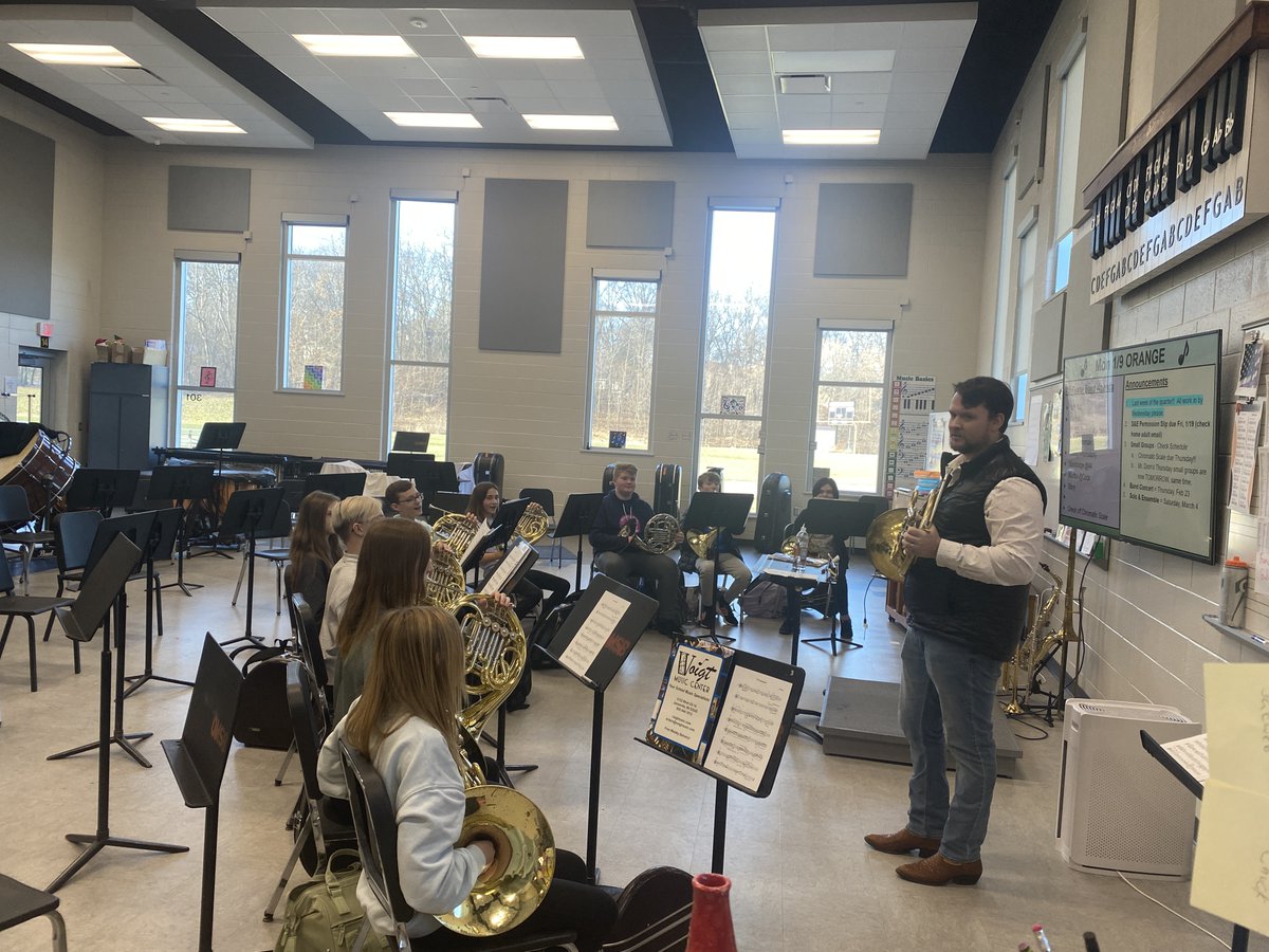 OregonSchools's tweet photo. Our Oregon Middle School horn players recently engaged in a very special learning experience!  They were able to work with Dr. Dafydd Bevil, a UW-Whitewater horn professor, and Madison Symphony musician to learn a variety of techniques.  #OregonAchieves https://t.co/1wcwFKmcsg