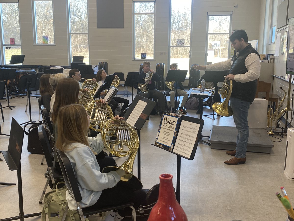 OregonSchools's tweet photo. Our Oregon Middle School horn players recently engaged in a very special learning experience!  They were able to work with Dr. Dafydd Bevil, a UW-Whitewater horn professor, and Madison Symphony musician to learn a variety of techniques.  #OregonAchieves https://t.co/1wcwFKmcsg