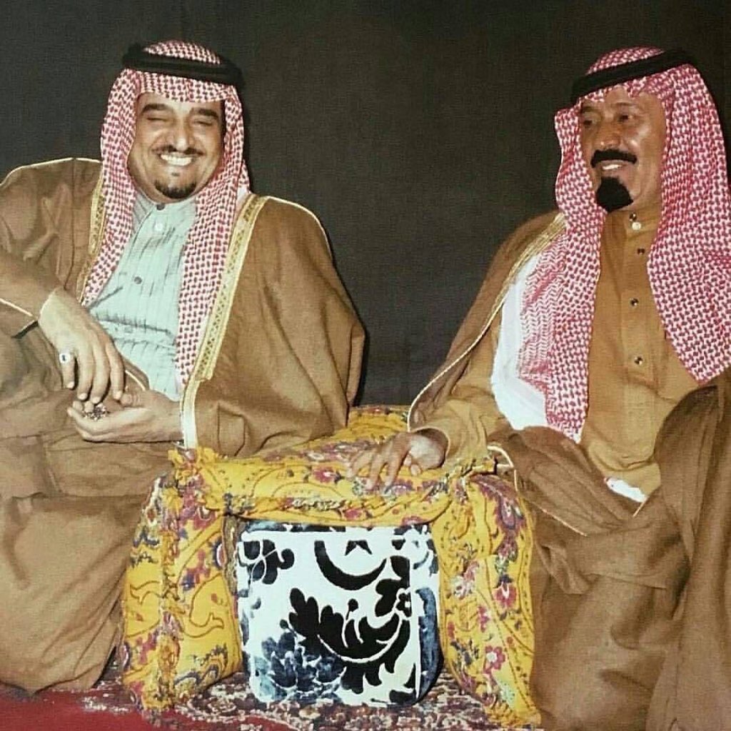 KsaPast88's tweet photo. رحمهما الله وغفر لهما...
ابتسامة مصورة ... https://t.co/4tE9i2aUiU