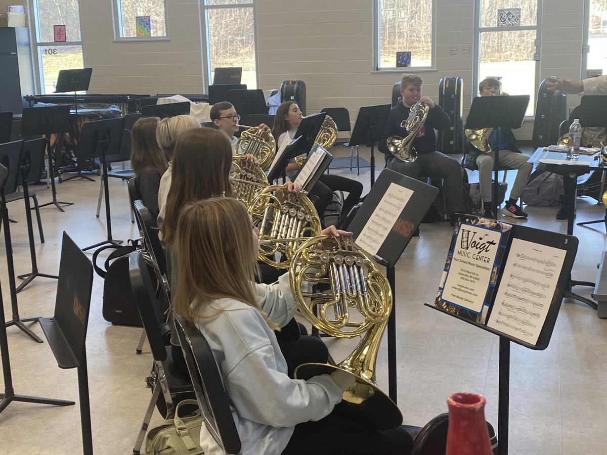 OregonSchools's tweet photo. Our Oregon Middle School horn players recently engaged in a very special learning experience!  They were able to work with Dr. Dafydd Bevil, a UW-Whitewater horn professor, and Madison Symphony musician to learn a variety of techniques.  #OregonAchieves https://t.co/1wcwFKmcsg