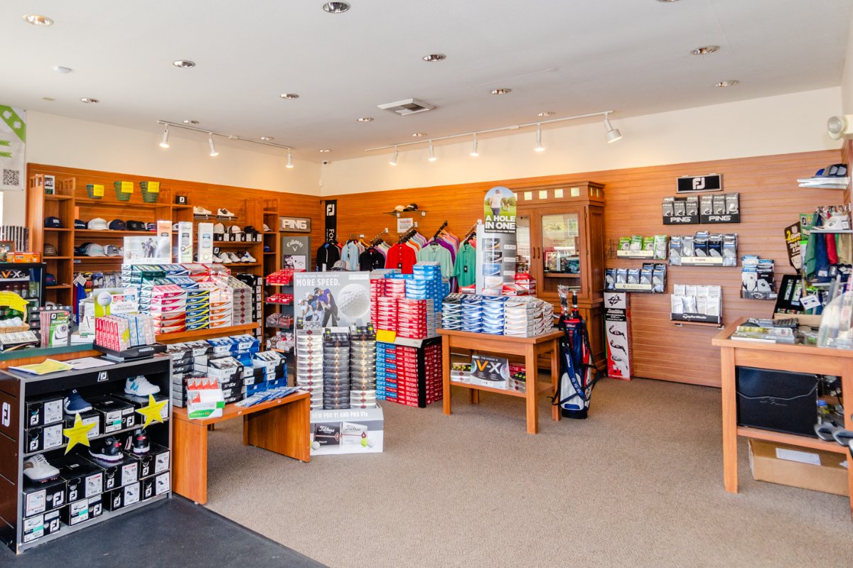 OceansideGolfCo's tweet photo. Our #ProShop has all the golf equipment and accessories you could ever need. Stop in today to shop for shoes, balls, tees, and more. https://t.co/fnVN4IWguj