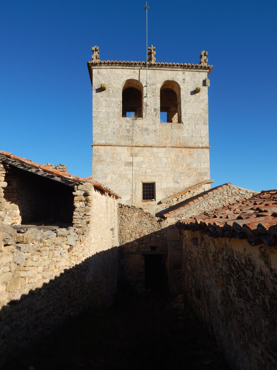 BronceVoz's tweet photo. Un bello ejemplar es el de la Iglesia de #Labros, en cuya esquina sur oeste se conserva tallada en una cartela la fecha de ejecución: 1548. El porqué de esta torre sin campanas lo contaremos en otra ocasión.
#Guadalajara
#campanas
#Sigüenza
#vozdebrobce
#SeñoriodeMolina https://t.co/NRjbz65tbJ
