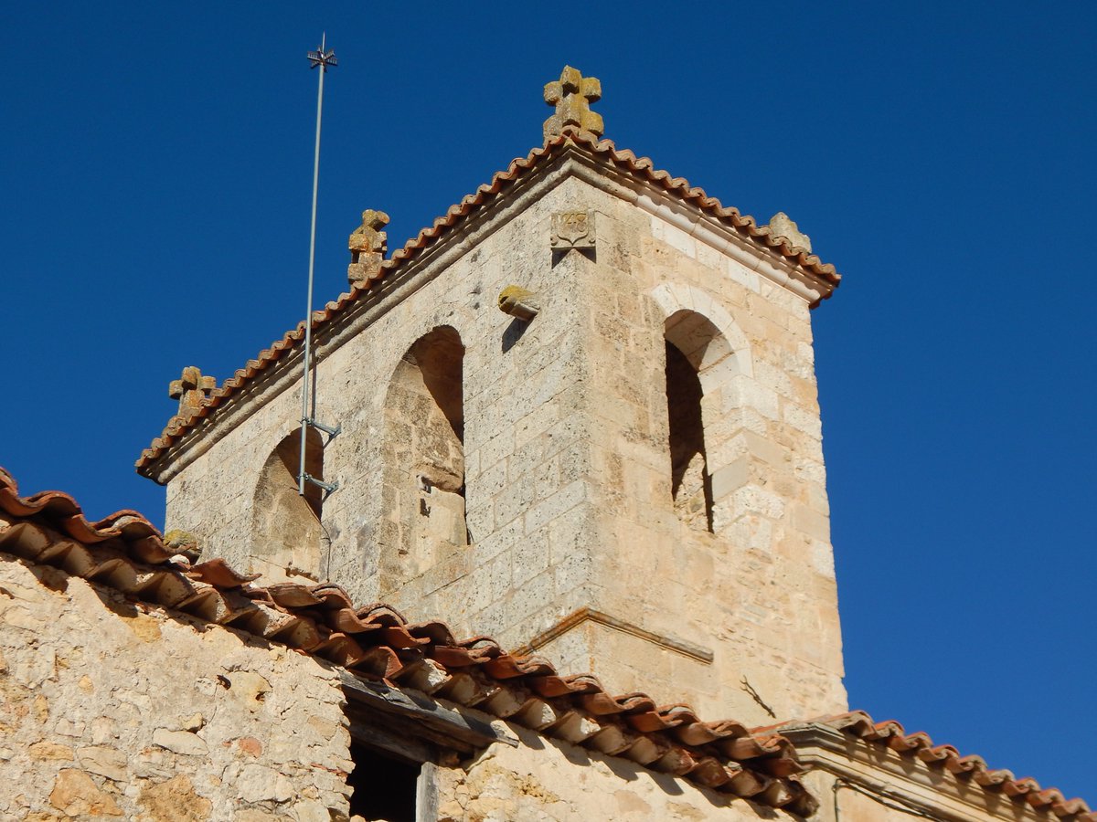 BronceVoz's tweet photo. Un bello ejemplar es el de la Iglesia de #Labros, en cuya esquina sur oeste se conserva tallada en una cartela la fecha de ejecución: 1548. El porqué de esta torre sin campanas lo contaremos en otra ocasión.
#Guadalajara
#campanas
#Sigüenza
#vozdebrobce
#SeñoriodeMolina https://t.co/NRjbz65tbJ