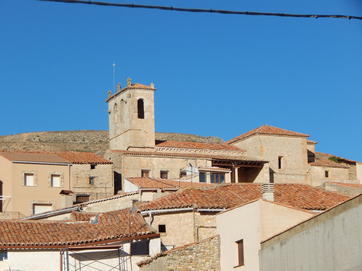 BronceVoz's tweet photo. Un bello ejemplar es el de la Iglesia de #Labros, en cuya esquina sur oeste se conserva tallada en una cartela la fecha de ejecución: 1548. El porqué de esta torre sin campanas lo contaremos en otra ocasión.
#Guadalajara
#campanas
#Sigüenza
#vozdebrobce
#SeñoriodeMolina https://t.co/NRjbz65tbJ