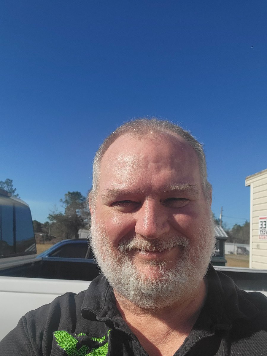 ToddBak25465746's tweet photo. My current look https://t.co/Z2yEnXoWsx