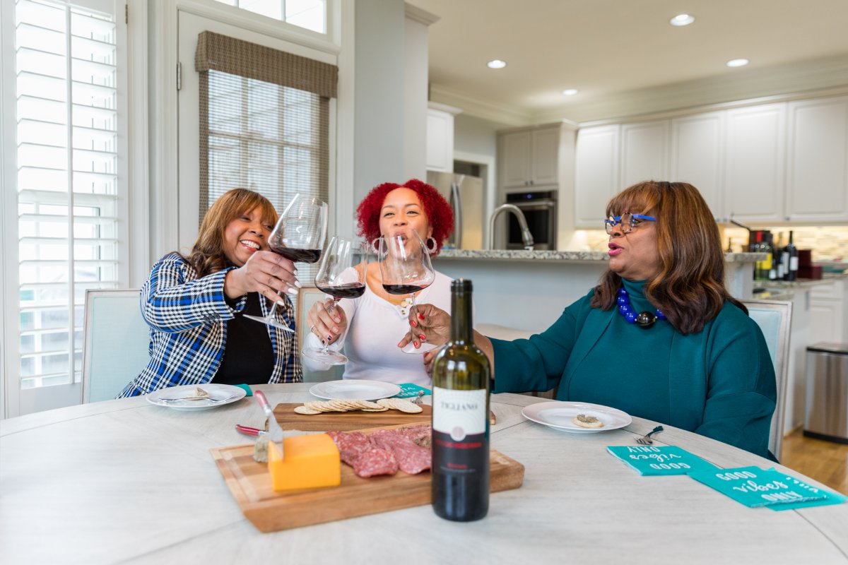 Cheers to the shared love of wine and good company! We can't wait to make more memories with our favorite wine and dearest friends throughout the new year.  #ViningsWineClub #WineClub #OldWorldWine #Explorer #Aficionado #VirtualTastings #SocialEvents #RegionalEvents