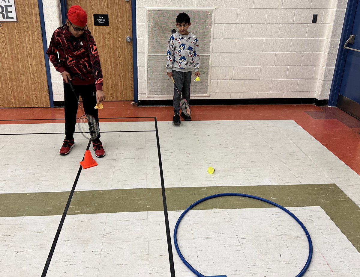 2cool4cool2's tweet photo. Badminton Season begins today!☝️

Focusing on how to serve and some even beginning to strategically aim their serves using the Hula-Hoop👍 🏸 #BadmintonLife #SomersetFam https://t.co/4QotsAgydV