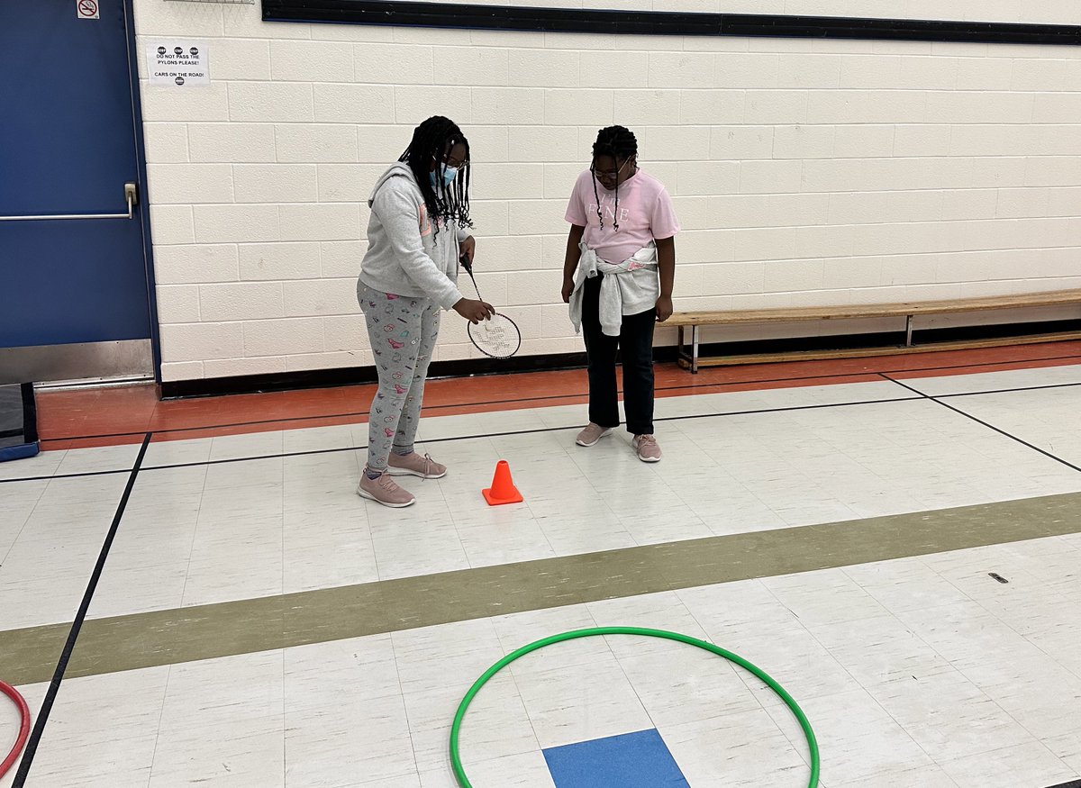 2cool4cool2's tweet photo. Badminton Season begins today!☝️

Focusing on how to serve and some even beginning to strategically aim their serves using the Hula-Hoop👍 🏸 #BadmintonLife #SomersetFam https://t.co/4QotsAgydV