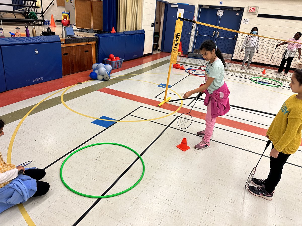 2cool4cool2's tweet photo. Badminton Season begins today!☝️

Focusing on how to serve and some even beginning to strategically aim their serves using the Hula-Hoop👍 🏸 #BadmintonLife #SomersetFam https://t.co/4QotsAgydV