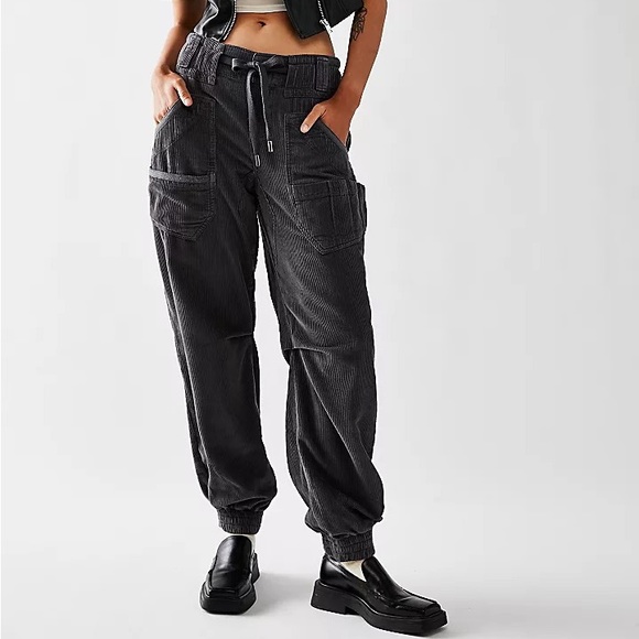 tfausey's tweet photo. So good I had to share! Check out all the items I'm loving on @Poshmarkapp from @CandiFay12 #poshmark #fashion #style #shopmycloset #freepeople #ralphlauren #tommyhilfiger: https://t.co/AOunoA8vaH https://t.co/vJDlFrcGpK