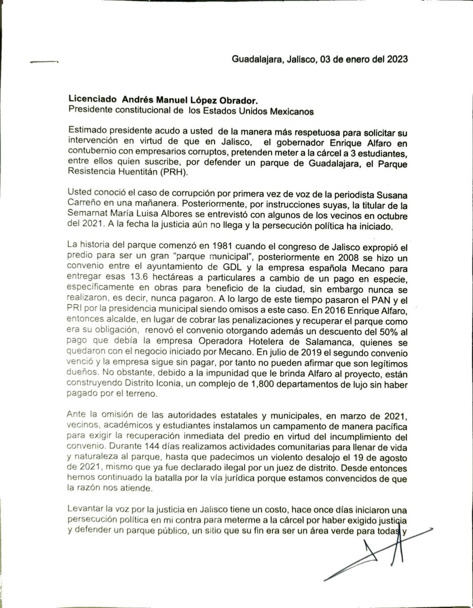 JavierArmentaMX's tweet photo. Carta a Andrés Manuel López Obrador. @lopezobrador_ 

Levantar la voz por la justicia en Jalisco tiene un costo, en vísperas de Navidad, el gobernador Enrique Alfaro inició una persecución política en mi contra para meterme a la cárcel por defender un parque público, el Parque https://t.co/JNGSK2E5LX