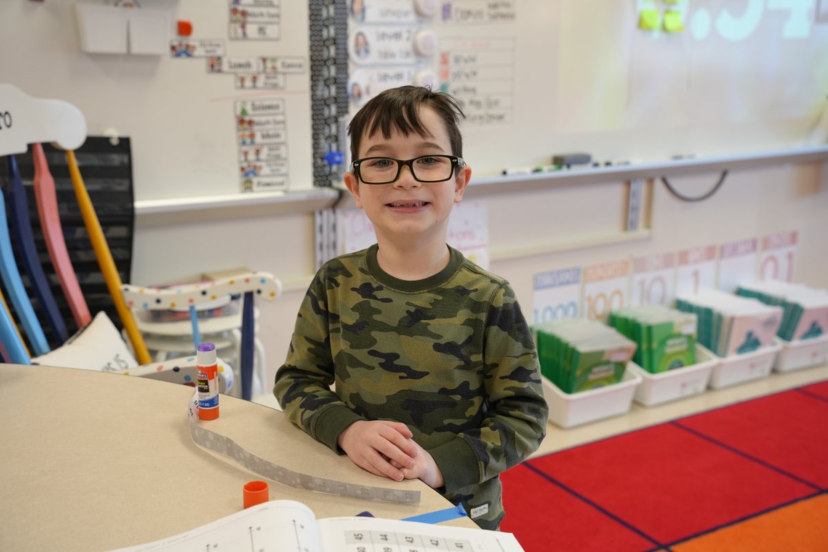 Sharing a #smile from one of our students at Hawthorn School of Dual Language to brighten up your #Monday!
 
<a href="/duallanguaged73/">Hawthorn School of Dual Language</a> 
#HawthornHits100